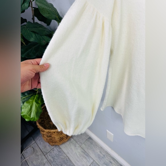 Selfie Leslie Ivory Cream Puff Sleeved Sweater Dress White size medium - Picture 4 of 8